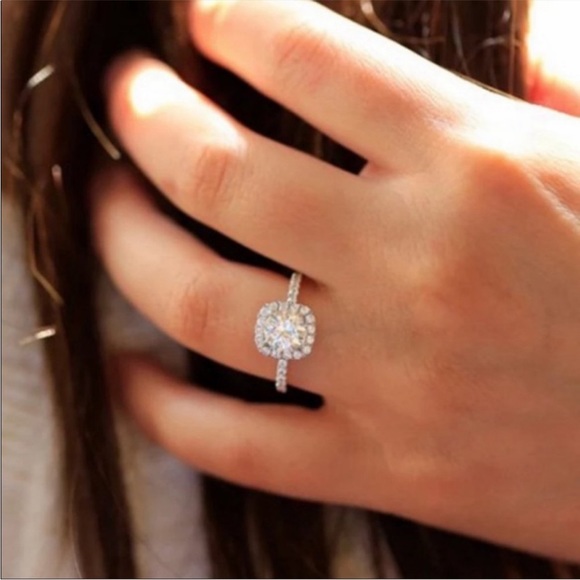 NEW 925 SILVER DIAMOND ENGAGEMENT RING - Picture 3 of 3